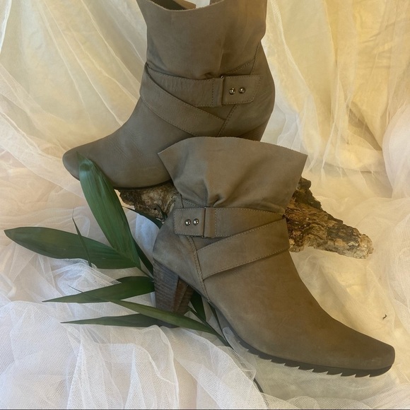 ❄️Paul Green muchen Leather Booties💕
